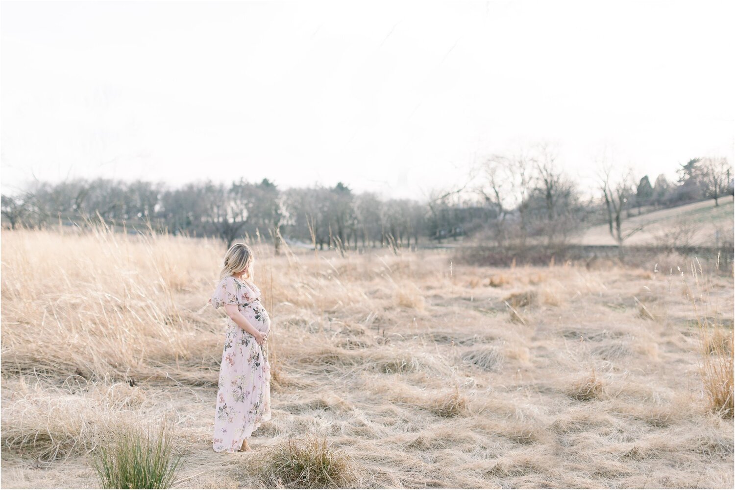 mainline outdoor maternity photography